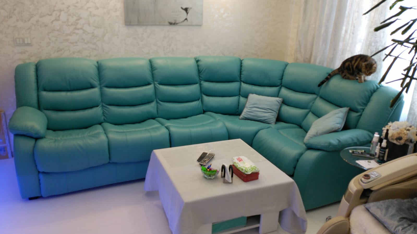 Перетяжка дивана на дому. Красноуральск