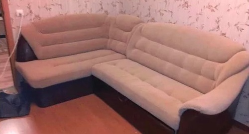 Перетяжка углового дивана. Красноуральск