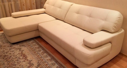 Обивка углового дивана.  Красноуральск